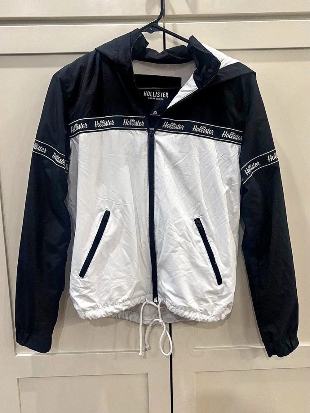 Hollister Logo Tape Windbreaker Color Block Black & White XS